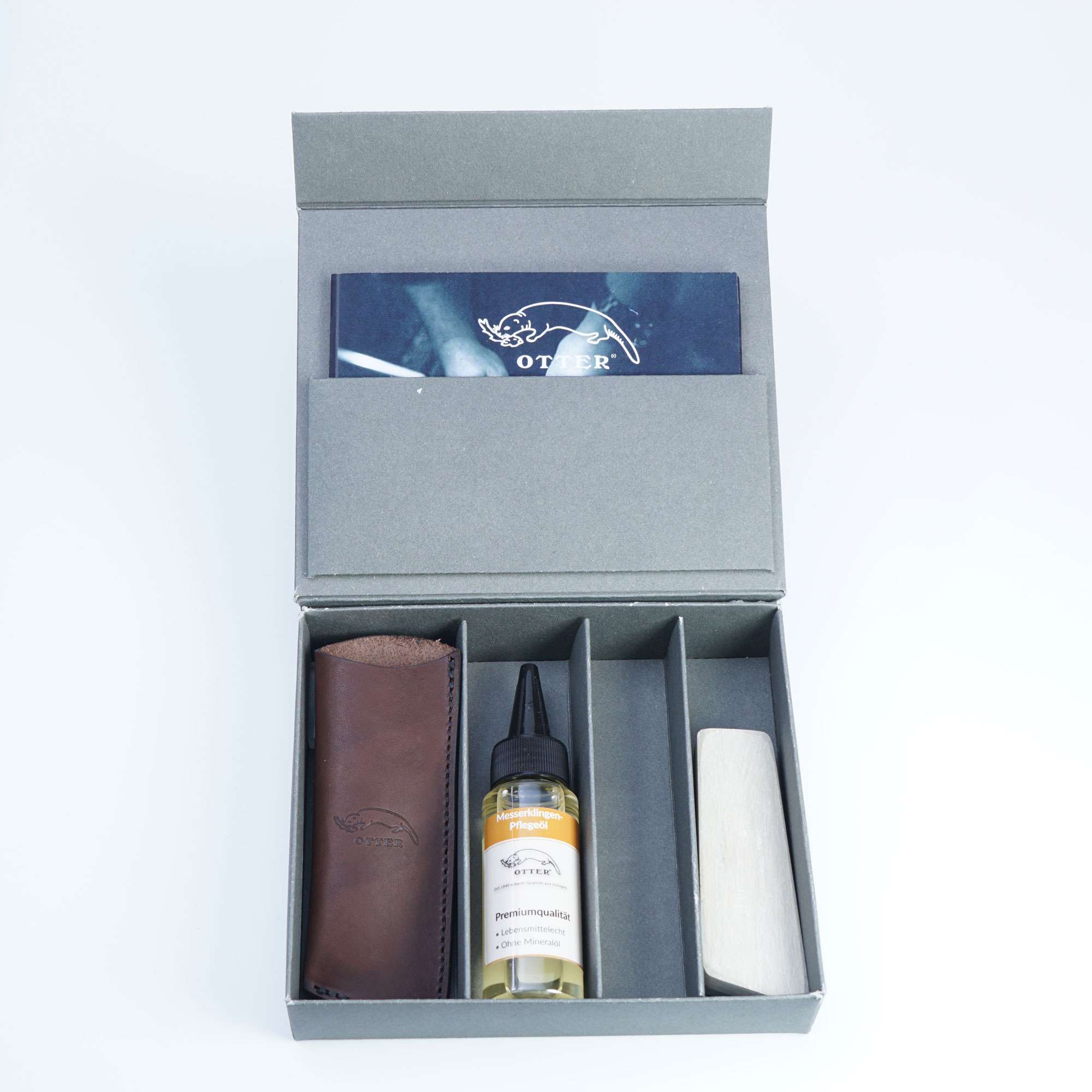 Geschenkbox E mit Lederetui 03, Pflegeöl Klinge und Belgischer Brocken 4 Geschenkbox E mit Lederetui 03, Pflegeöl Klinge und Belgischer Brocken 4